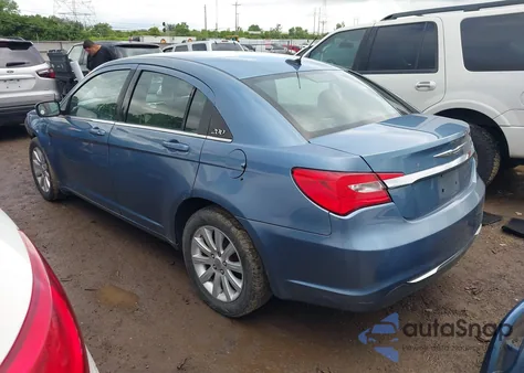 2011 Chrysler 200 Touring z USA, uszkodzony, nr VIN 1C3BC1FB8BN603948